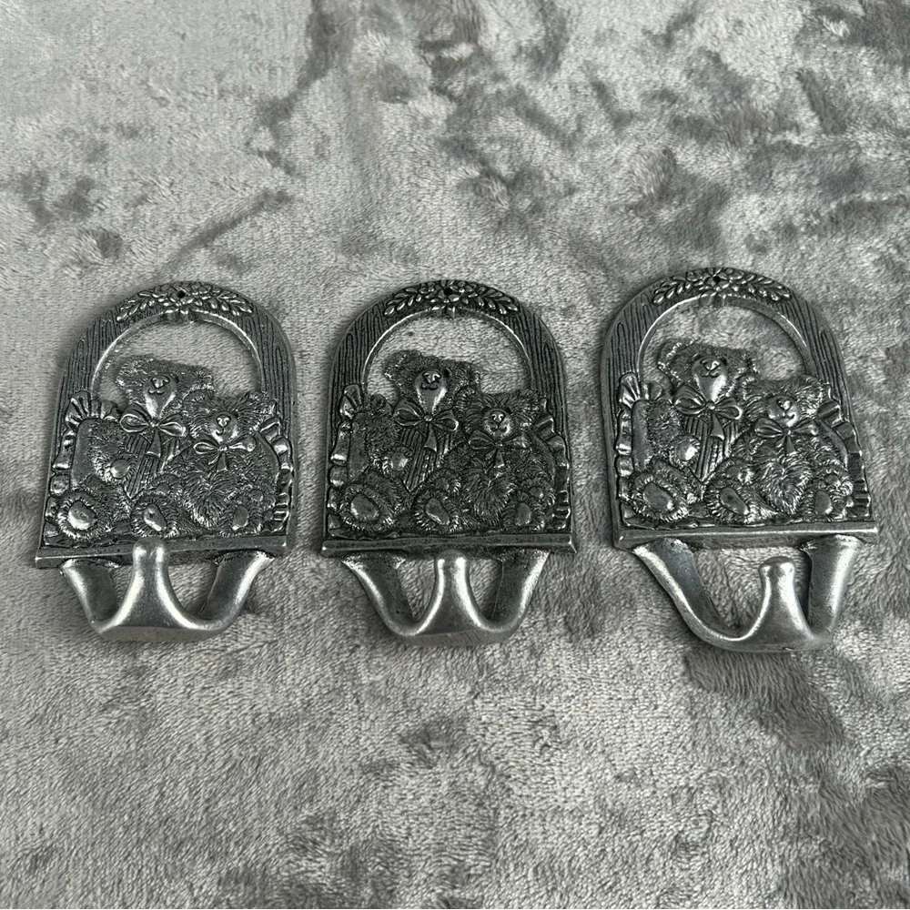 Teddy Bear‎ Themed Wall Hooks Set Of 3 Pewter Cottagecore Nursery Decor Vintage